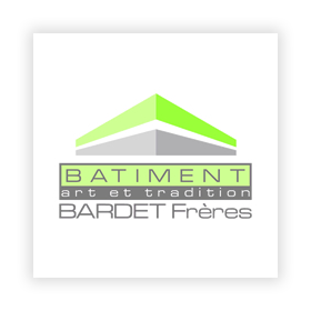 Organisation de matches officiels ou amicaux en phase de compétition ou de préparation , tournées, rencontres de gala, de bienfaisance ou jubilés