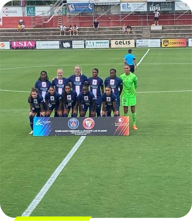 Organisation de matches officiels ou amicaux en phase de compétition ou de préparation , tournées, rencontres de gala, de bienfaisance ou jubilés